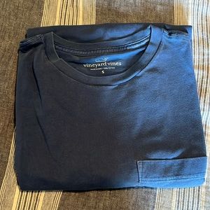 Blue Vineyard Vines T-shirt